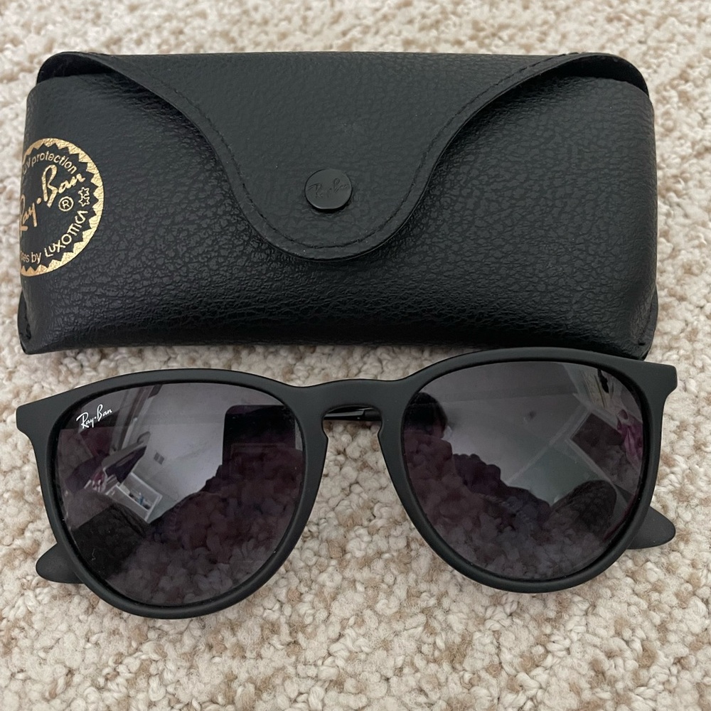 Erika Raybands